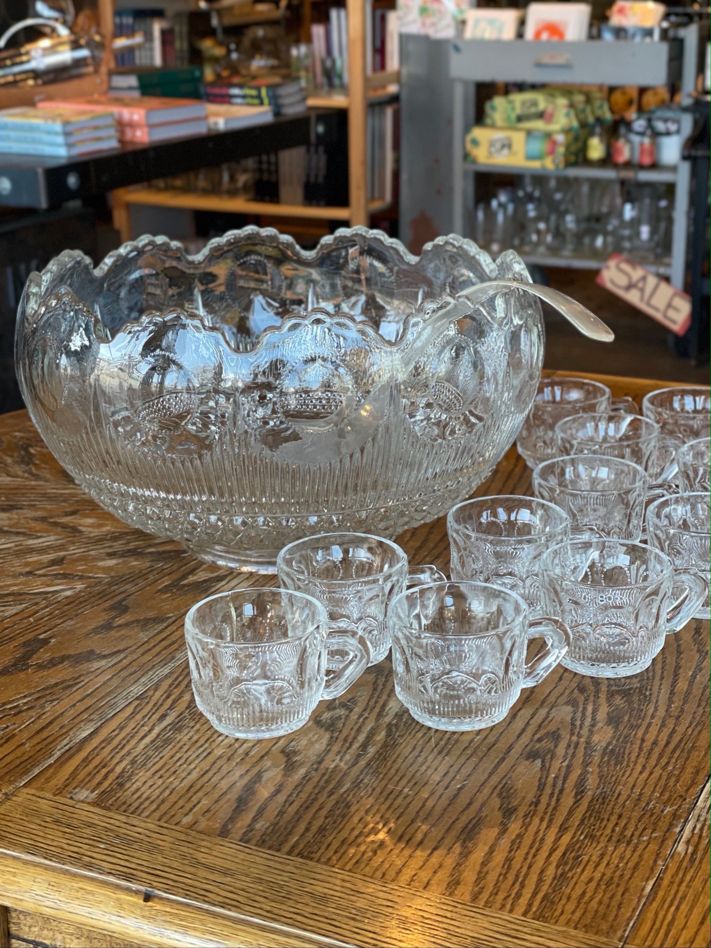 1910 Manhattan Early American Pressed Glass (E.A.P.G) Punch Bowl