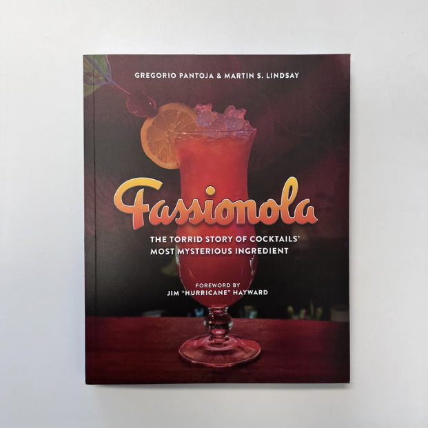 Fassionola | Gregorio Pantoja & Martin S. Lindsay | Collins